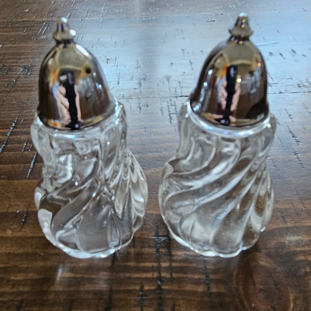 Fostoria Colony Swirl Clear Pressed Glass Salt/Pepper Shaker Set
